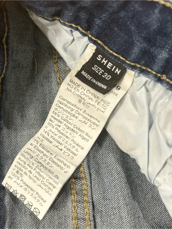 SHEIN Distressed Frayed Hem Denim Jean‎ Shorts - Image 2