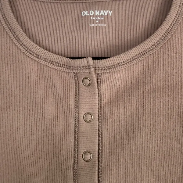 Old‎ Navy Cozy Snug Ribbed Henley Top Driftwood Brown Neutral Basics M NWT - Image 3