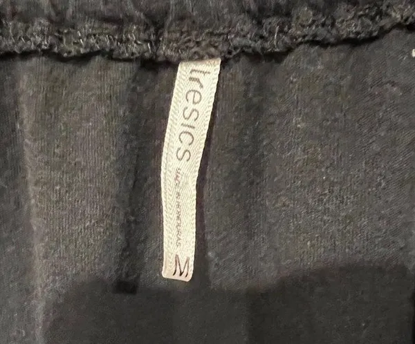 Black top size medium - Image 2