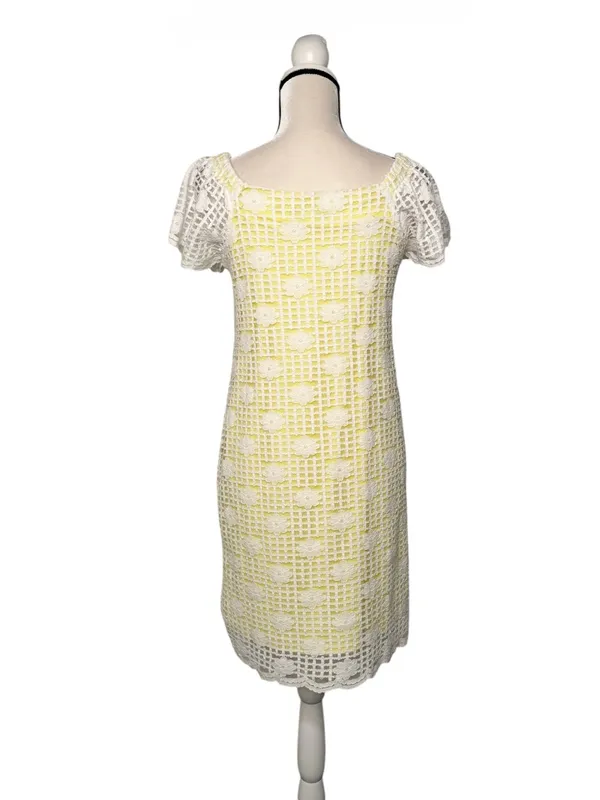 Emma & Michele White Crochet Yellow Underlay Flutter Sleeve Dress Size M - Image 2