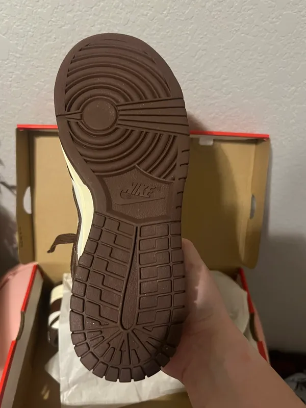 Nike Cacao Dunks - Image 4