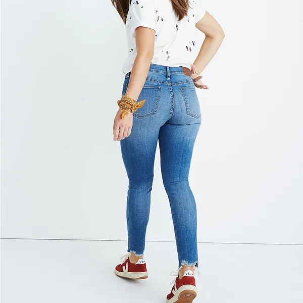 Madewell 9" Mid-Rise Skinny Jeans in Frankie Wash: Torn-Knee Edition - Image 8