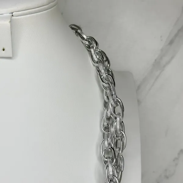 Textured Chain Link Tassel Open Wrap Necklace Silver Tone ✨ - Image 9