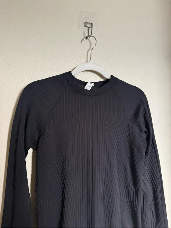 lululemon athletica Rest Less Pullover Shirt Sz 4 Black Rib Full Length - Image 6