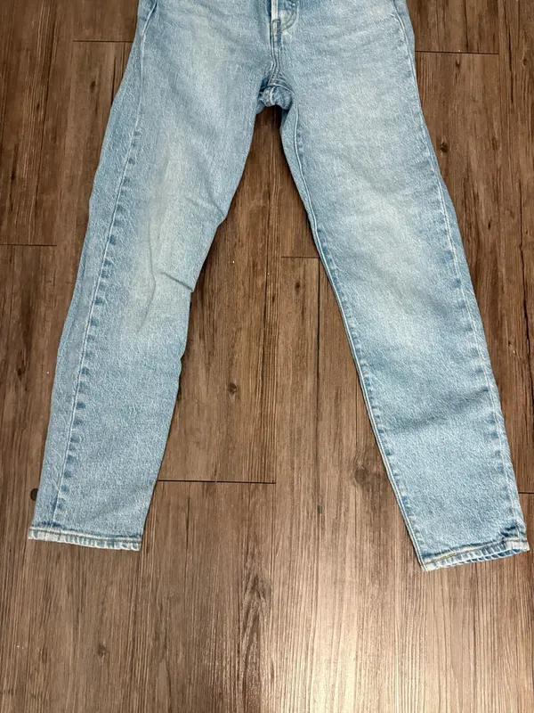 Levi’s Wedgie Light Wash Button Fly Straight Leg Jeans Size 25 EUC - Image 2