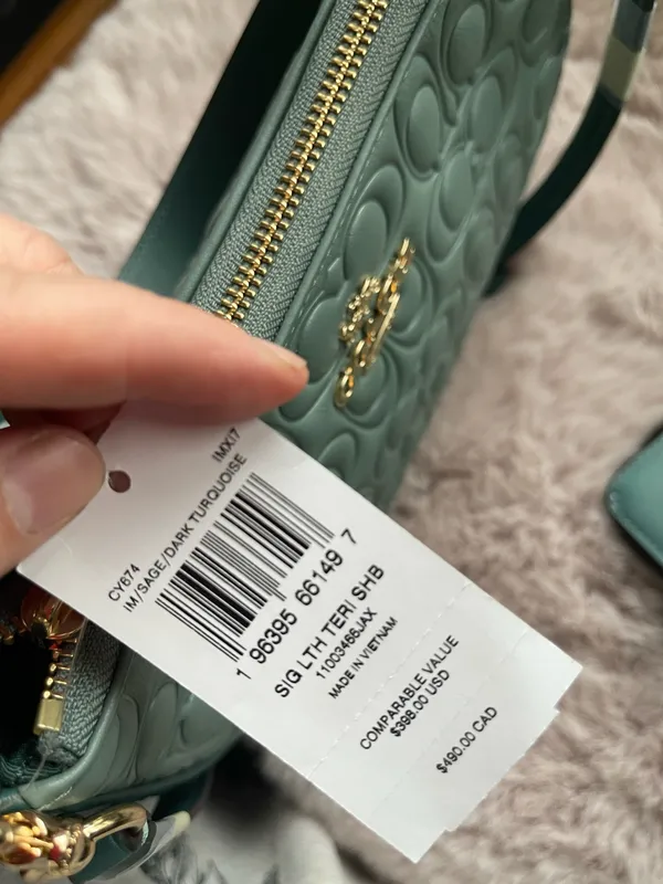 NWT Coach Teri Shoulder Bag In Signature Leather CY674 - Image 4