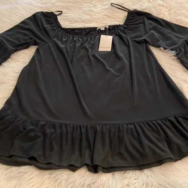 Green Envelope Women’s Top size L length 27” bust 38” color black - Image 6