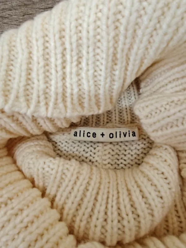 Alice + Olivia‎ Wool Turtleneck Sweater Size L - Image 5
