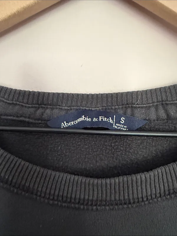 Abercrombie & Fitch Floral Embroidered Crewneck Sweatshirt Small - Image 3