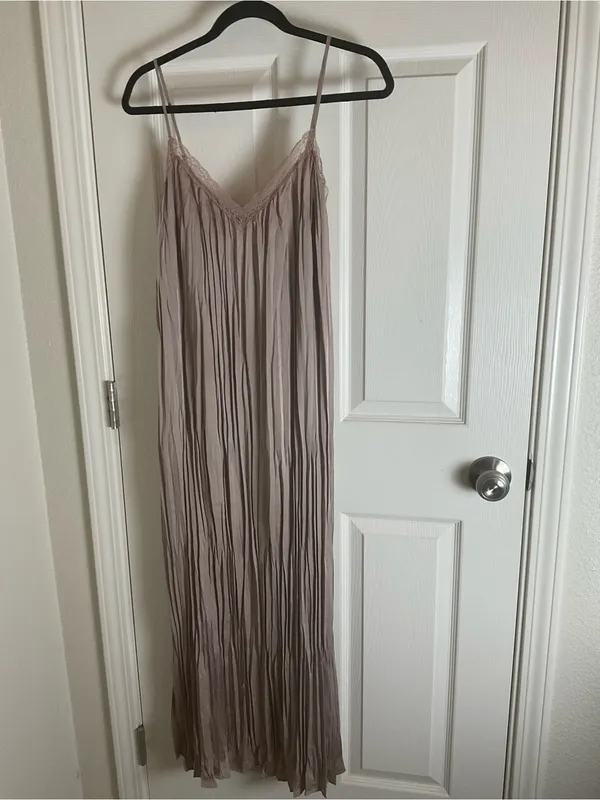 H&M Taupe Pleated Slip Maxi Dress with Lace Trim Sz S - Image 2