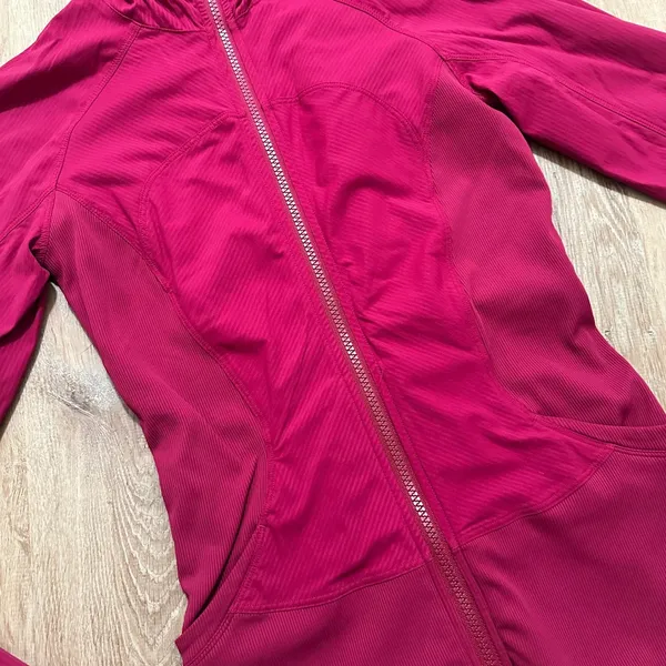 Lululemon | Women's‎ In Flux Reversible Ribbed Hooded Jacket, Cranberry, Size 4 - Image 5