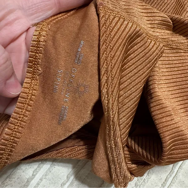 Aerie OFFLINE Ribbed Shine Twist Front Sports Bra - Image 6