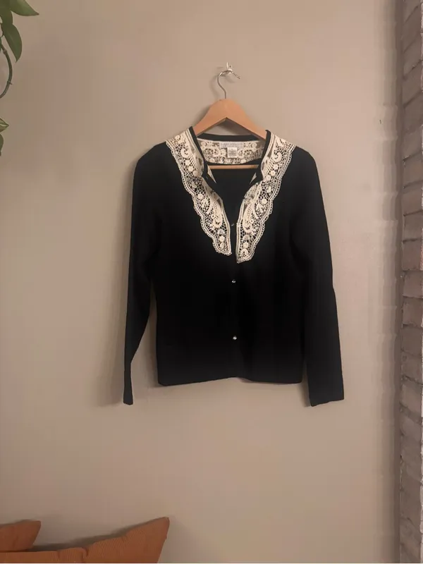 SARAH SPENSER Cardigan with White Lace‎ Trim - Image 2