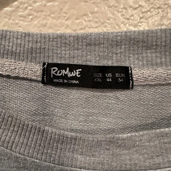 Romewe Grey Crewneck with Pink and Lavender Dragon sz XXL - Image 4