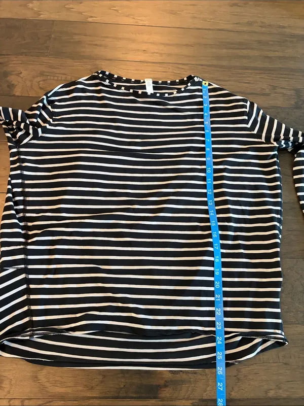 Lululemon Striped Back in Action Long Sleeve Tee Sz 8 - Image 9