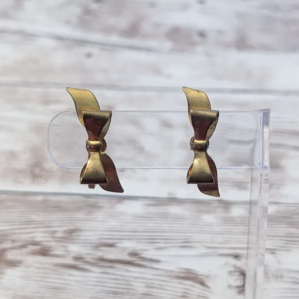 Vintage Screw On Earrings - Large Bow Design - Tarnished - Image 2