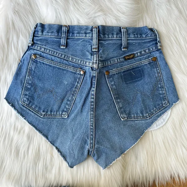 Wrangler high waisted - high rise shorts - Image 2