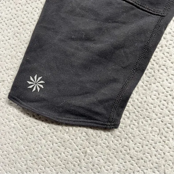 Athleta Black Cropped Active Athletic Leggings with Back Pocket Size XS EUC - Image 2