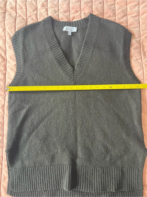 & Other Stories Black V-Neck Sleeveless Knit Vest Size Small - Image 8