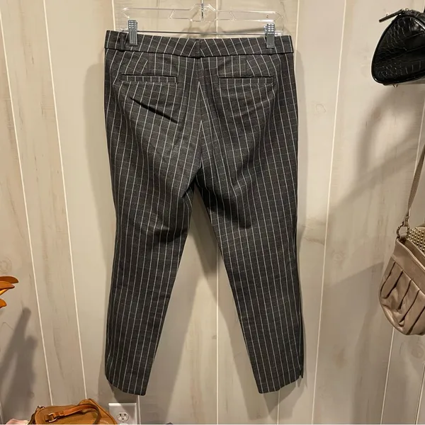 Cute charcoal gray windowpane stretchy ankle crop Banana Republic sloan pants - Image 7