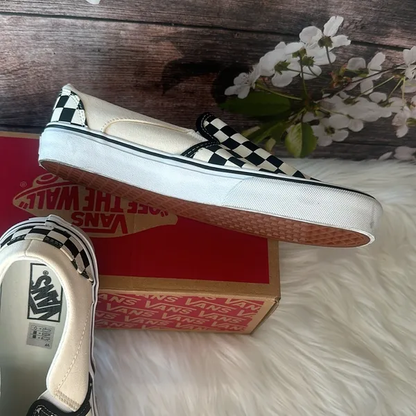 Vans Women’s Skateboarding Slippers Size 8.5 - Image 5