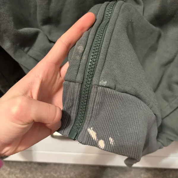 Alo Yoga Full Zip Sweatshirt Green - Image 7