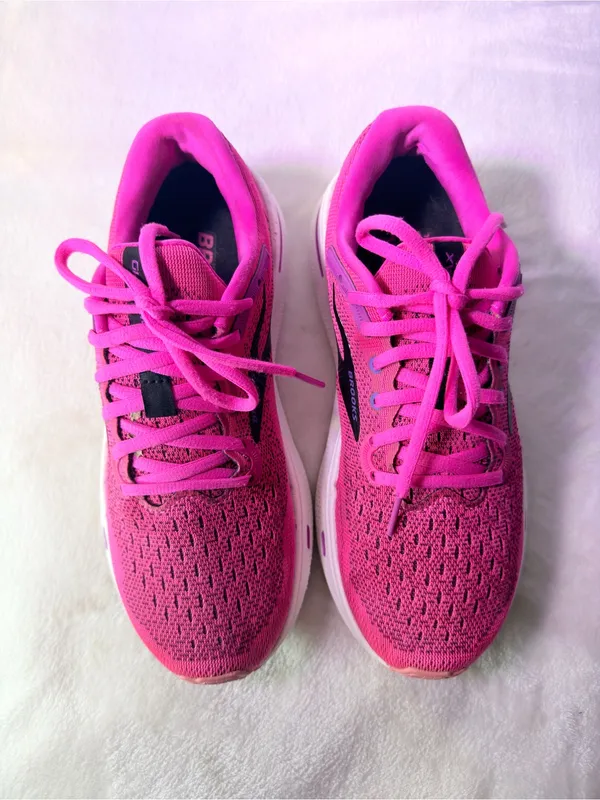 Brooks Ghost Max Women's Running Shoe - Hot Pink & Black - Image 4