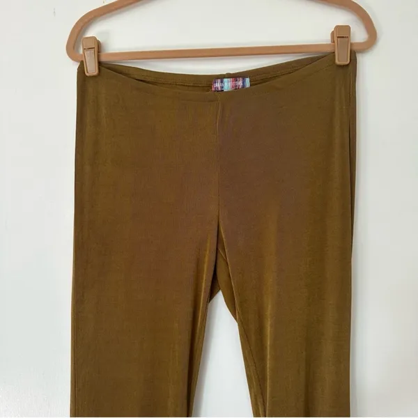 Urban Outfitters Flare Ruffle Leg Pants Ruched Back Detail Womens Large - Image 3