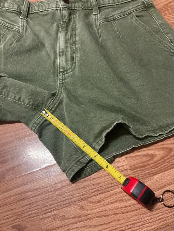 Universal Thread Olive Green High Rise Midi Shorts Size 10/30r - Image 5
