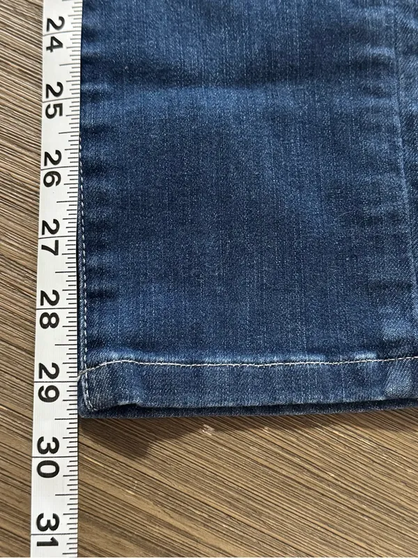 L.L. Bean Women's Dark Blue Skinny Jeans - Image 8
