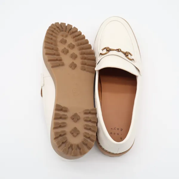 A New Day Danica Loafers Womens US 8.5 Off White Leather Horsebit Lug Sole Shoes - Image 9