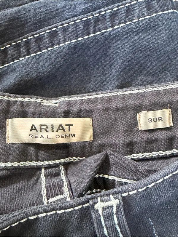 Ariat Women’s R.E.A.L Mid Rise Entwined Boot Cut Jeans Cowgirl in Marine 30R - Image 9
