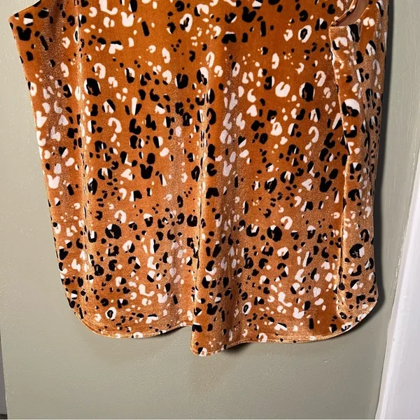 Loft Women's Size Medium Sleeveless V-Neck Top‎ Velour Velvet Tan Animal Print - Image 3