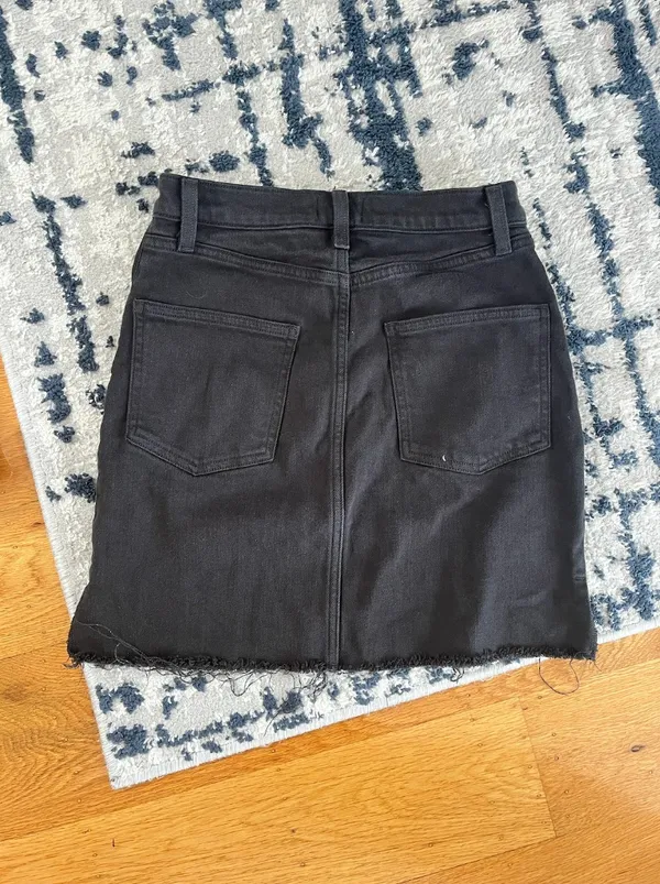 Aritzia Wilfred Free Black Denim Raw Hem Mini Skirt - Image 2