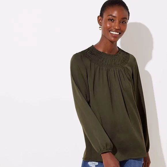 LOFT Olive Green Smocked Long Sleeve Blouse Size Large Flowy Fall Top - Image 3
