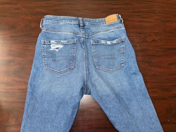 American Eagle Stretch Distressed Mom Jeans Size 4 X-Short - Image 4