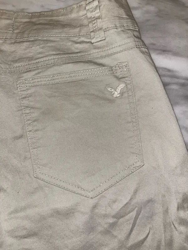 American Eagle Outfitters Beige Women’s Bermuda Shorts - Image 4