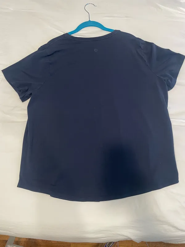 Lululemon Short Sleeve Shirt Navy - Image 2
