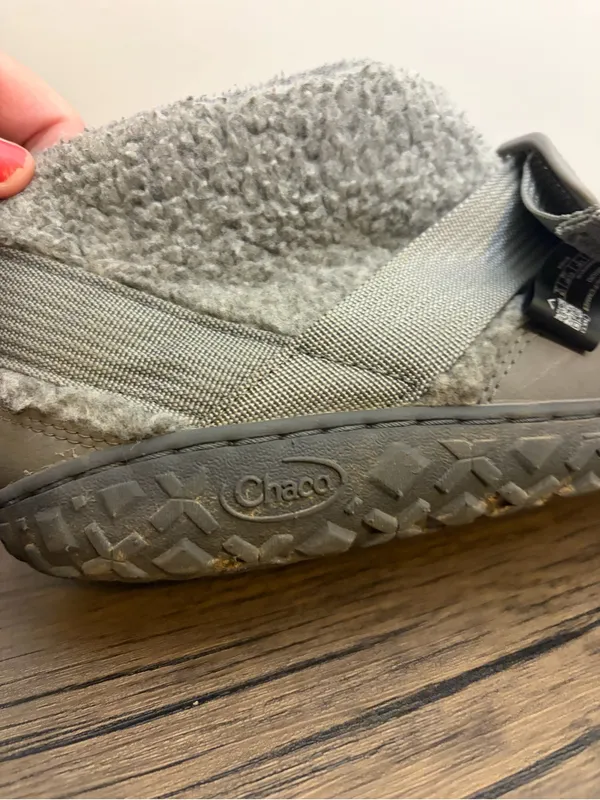 Chaco Ramble Fluff Slippers Women's size 9 Gray - Image 5