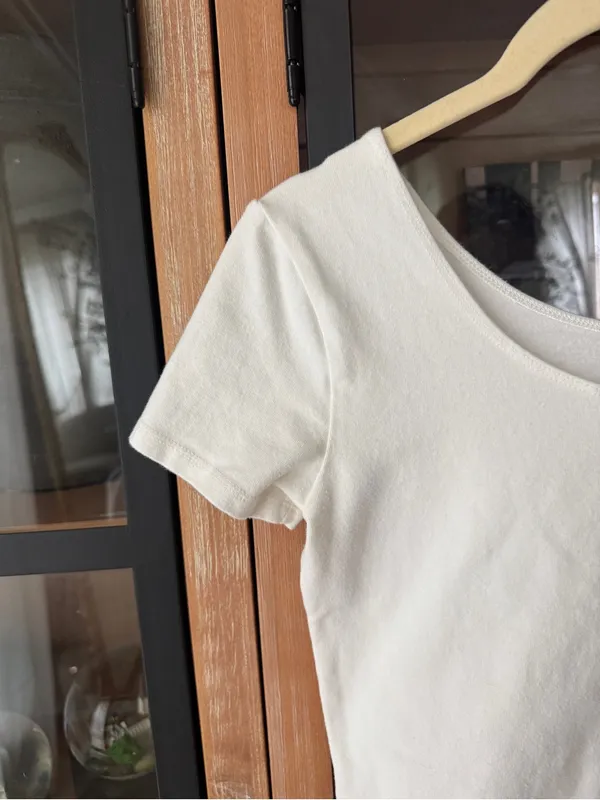 Brandy Melville cropped top tee scoop neck short sleeve john galt - Image 8