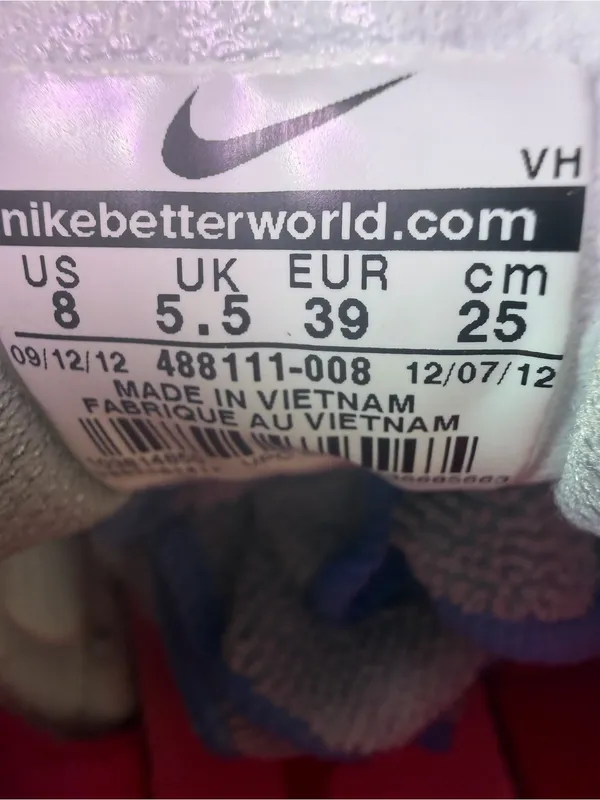 Nike Women’s Gray and Pink Athletic Sneakers - Image 10