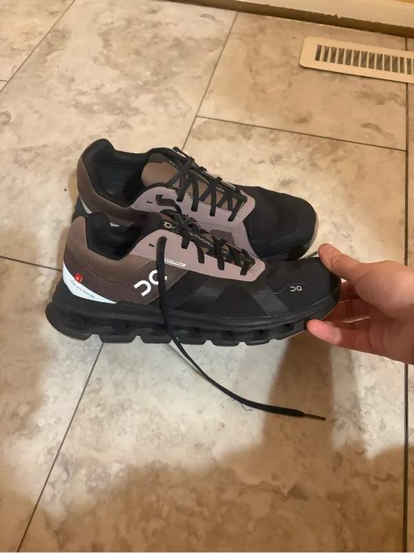 Oncloud On Running Cloudrunner black & dark purple running shoes - Image 6