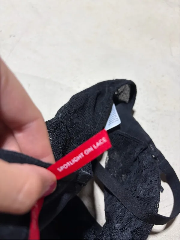 Spanx spotlight on Lace Bralette Black medium - Image 10