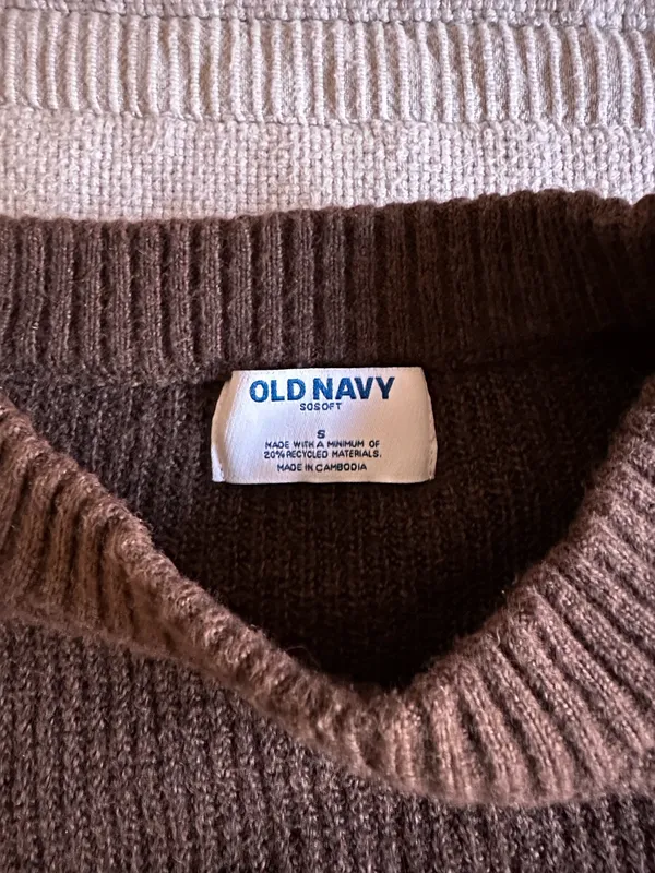 Old Navy Sweater - Image 3
