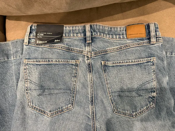 American Eagle Jeans Outfitters - Image 2
