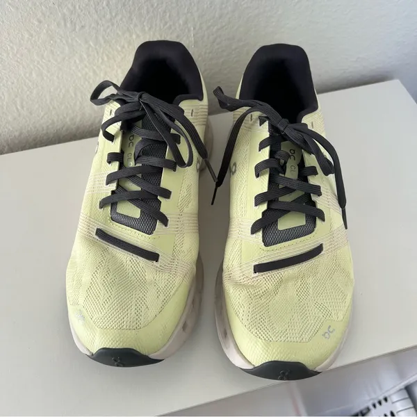 On Running Cloudgo Sneakers Running Shoes Sneakers in Hay / Sand Yellow - Image 3
