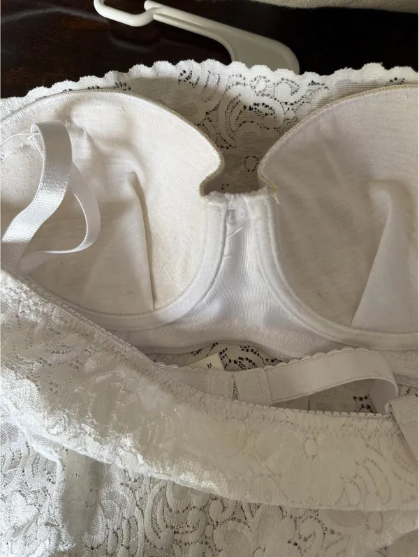 White Floral Lace Camisole Top with Adjustable Straps Size Medium - Image 5