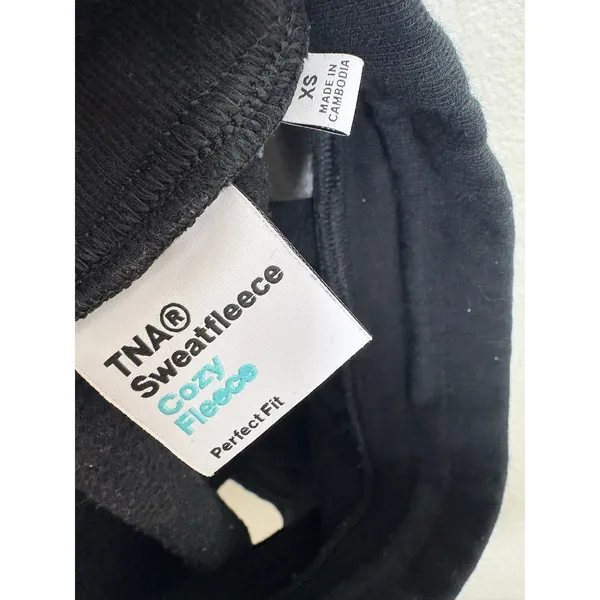 Aritzia TNA Sweatfleece Cozy Fleece Perfect Fit Shorts Size XS Black Loungewear - Image 6