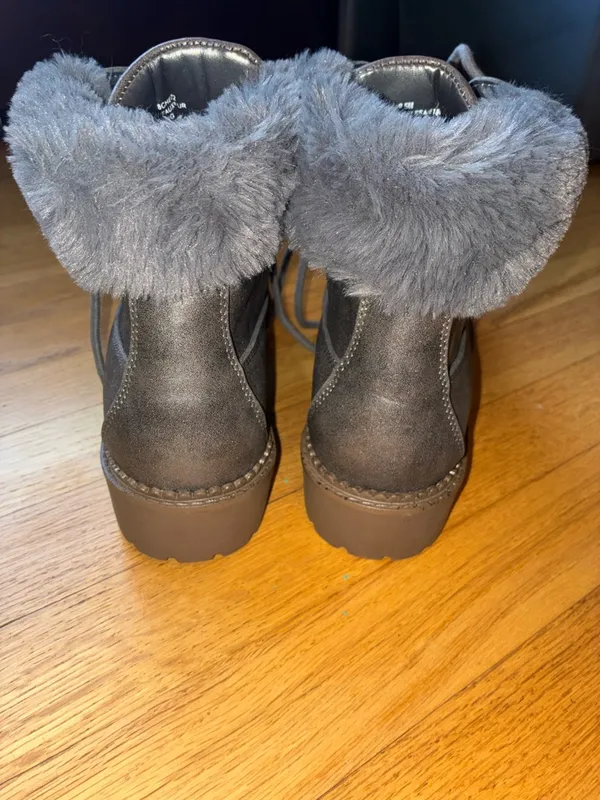 Esprit Metallic Gray Faux-Fur Lace-Up Ankle Boots - Image 4