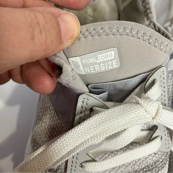 New Balance fuelcore nergize V1 sneaker light‎ gray women’s size 7.5 casual - Image 6
